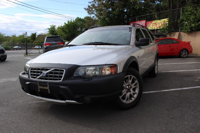 2004 Volvo XC70 LE 4D Passenger Van