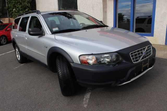 2004 Volvo XC70 LE 4D Passenger Van