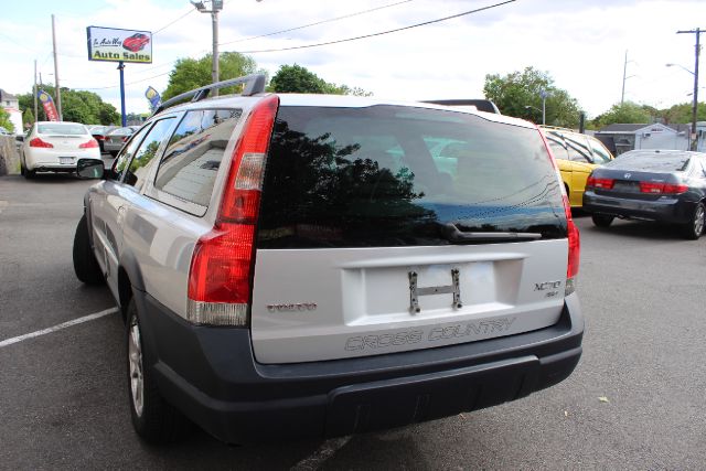 2004 Volvo XC70 LE 4D Passenger Van