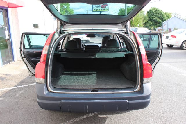 2004 Volvo XC70 LE 4D Passenger Van