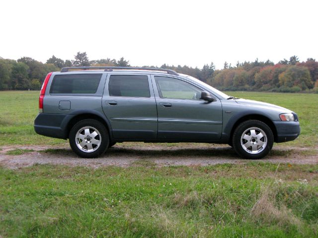 2004 Volvo XC70 LE 4D Passenger Van