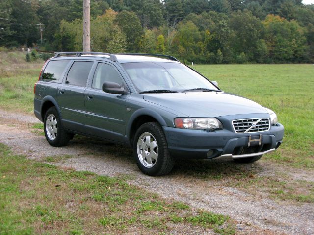 2004 Volvo XC70 LE 4D Passenger Van