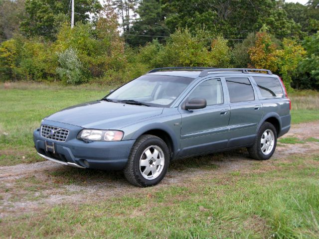 2004 Volvo XC70 LE 4D Passenger Van