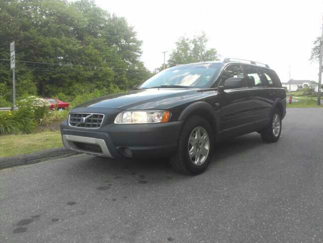 2005 Volvo XC70 4WD 4dr Sport