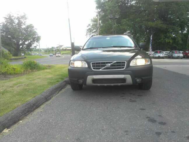 2005 Volvo XC70 4WD 4dr Sport