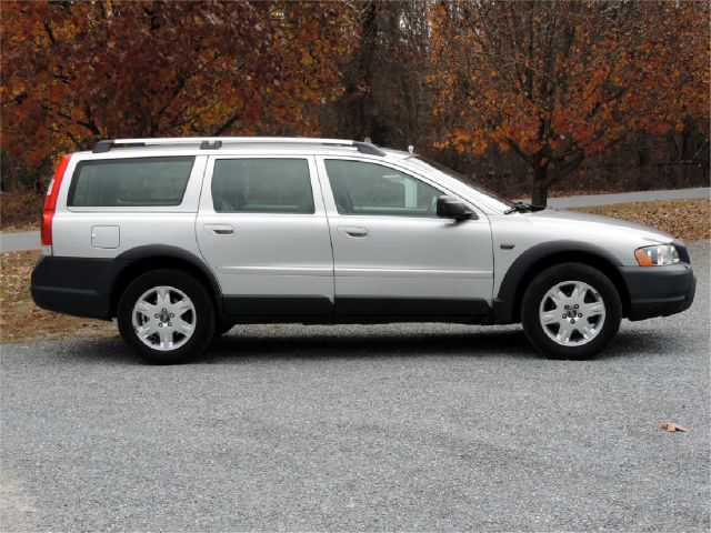 2005 Volvo XC70 LE 4D Passenger Van