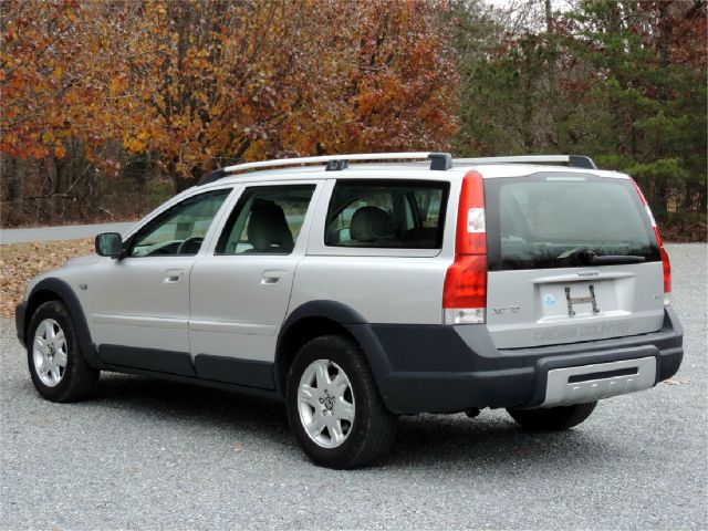 2005 Volvo XC70 LE 4D Passenger Van