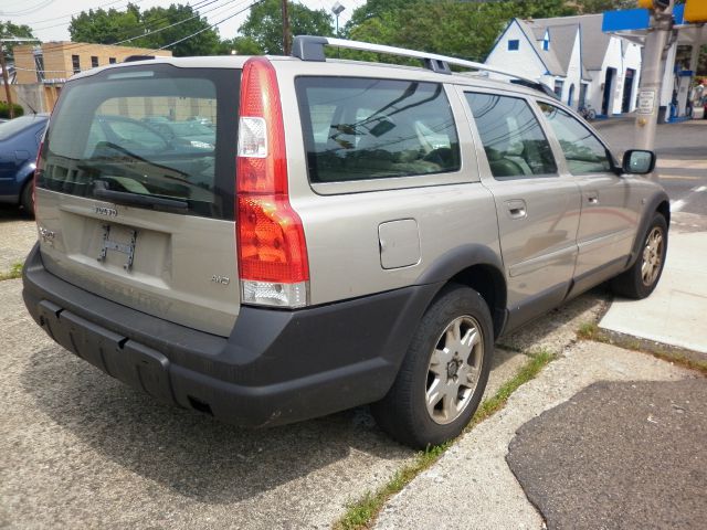 2005 Volvo XC70 LE 4D Passenger Van