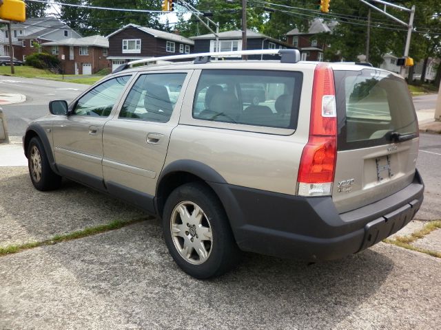 2005 Volvo XC70 LE 4D Passenger Van