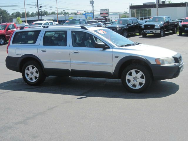 2005 Volvo XC70 LE 4D Passenger Van