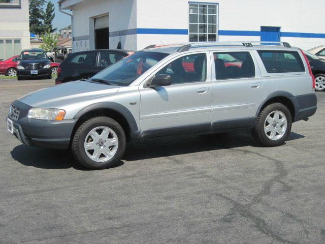 2005 Volvo XC70 LE 4D Passenger Van