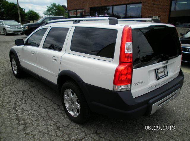 2005 Volvo XC70 LE 4D Passenger Van