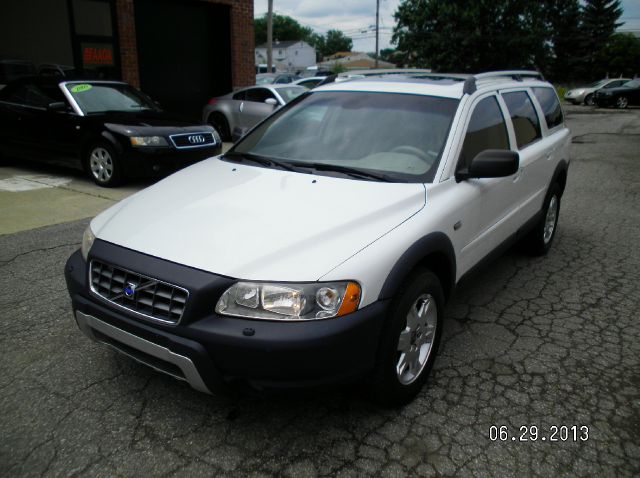 2005 Volvo XC70 LE 4D Passenger Van