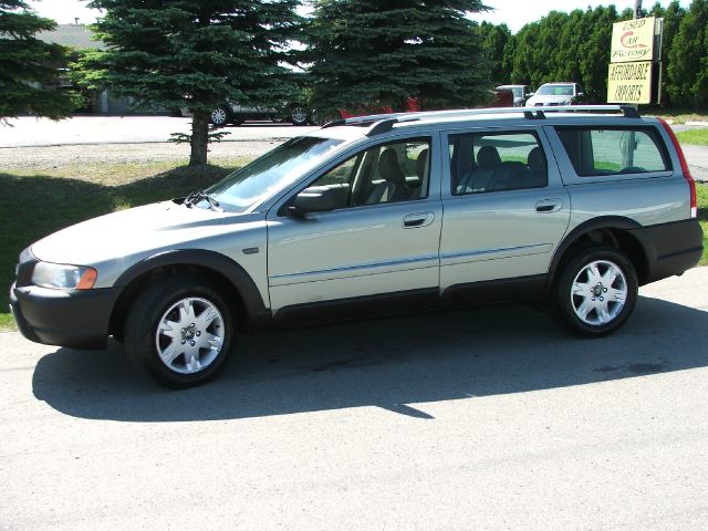 2006 Volvo XC70 LE 4D Passenger Van