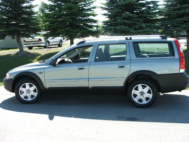 2006 Volvo XC70 LE 4D Passenger Van