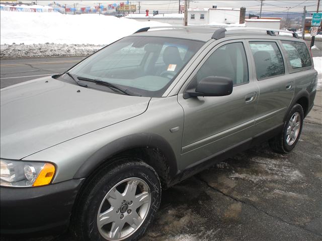 2006 Volvo XC70 4WD 4dr Sport