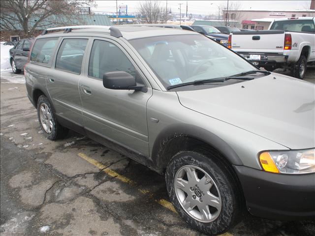 2006 Volvo XC70 4WD 4dr Sport