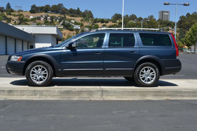 2007 Volvo XC70 LE 4D Passenger Van