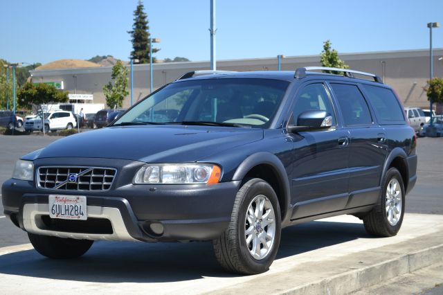 2007 Volvo XC70 LE 4D Passenger Van