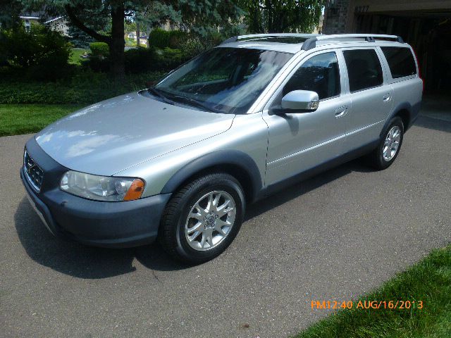 2007 Volvo XC70 LE 4D Passenger Van