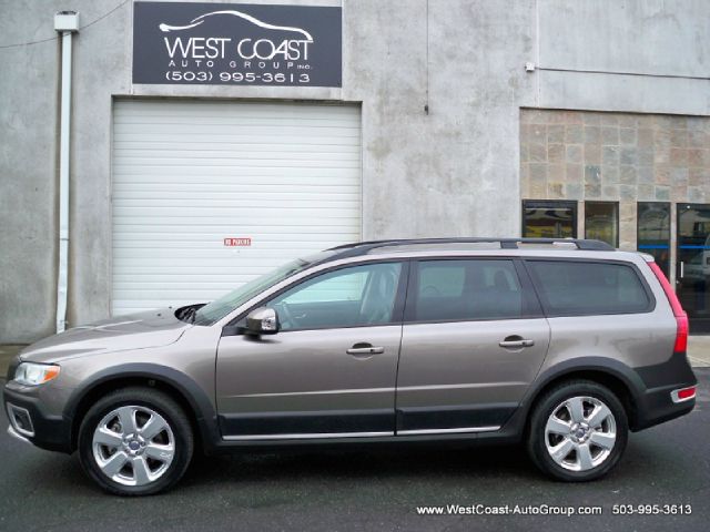 2009 Volvo XC70 LE 4x4 SUV