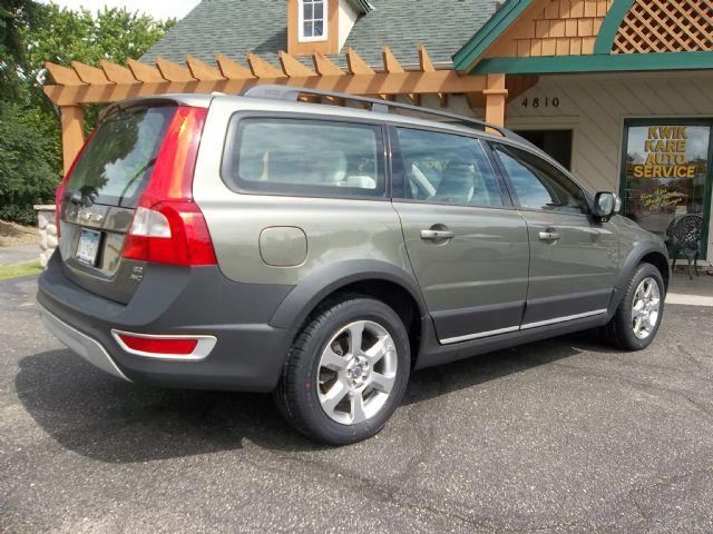 2009 Volvo XC70 Base