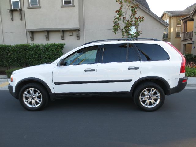 2004 Volvo XC90 3.0si Navigation Pano Htd Sts