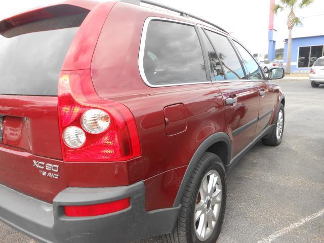 2004 Volvo XC90 LE 4x4 SUV