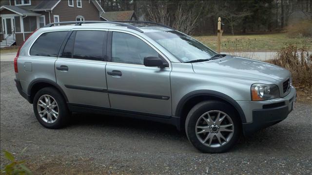 2004 Volvo XC90 LE 4x4 SUV