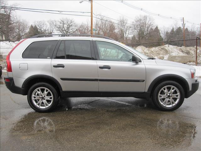 2004 Volvo XC90 LE 4x4 SUV