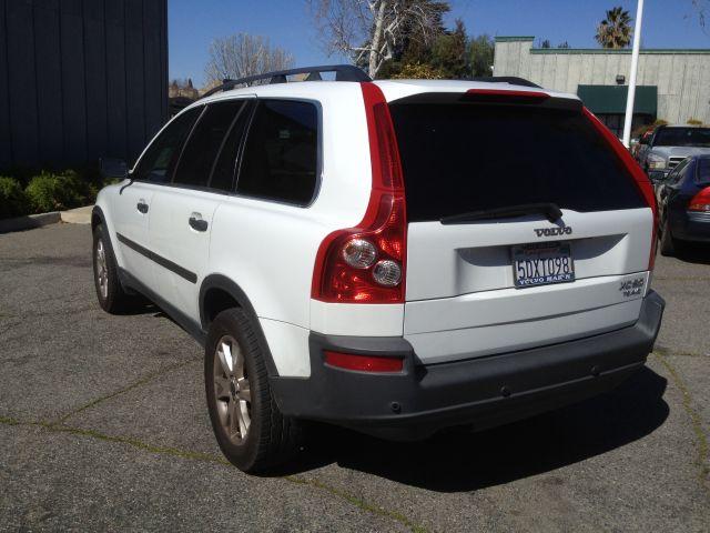 2004 Volvo XC90 LE 4x4 SUV