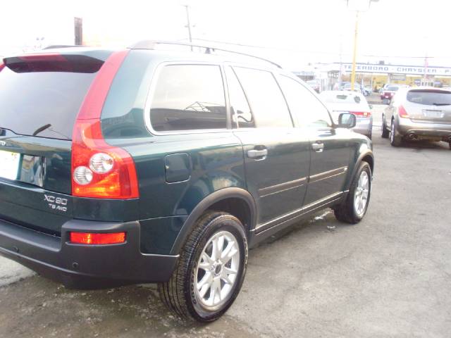 2004 Volvo XC90 LE 4x4 SUV