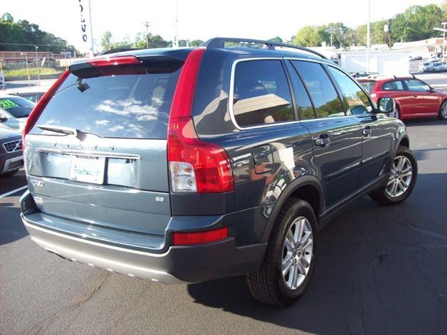 2009 Volvo XC90 Base