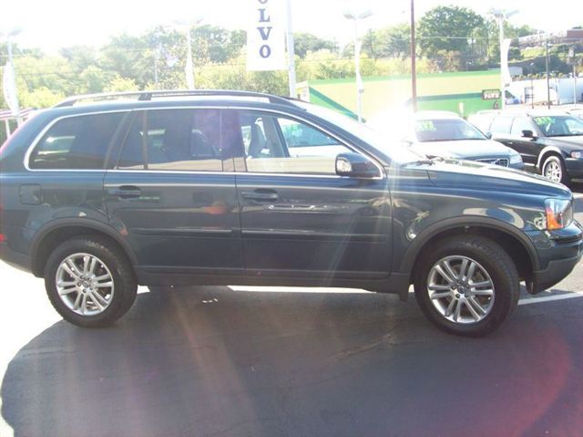 2009 Volvo XC90 Base