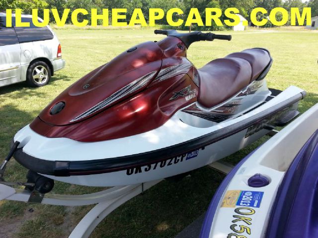 2001 YAMAHA WAVERAIDER AWD LS - 8 Passenger Seating