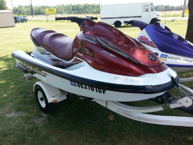 2001 YAMAHA WAVERAIDER AWD LS - 8 Passenger Seating